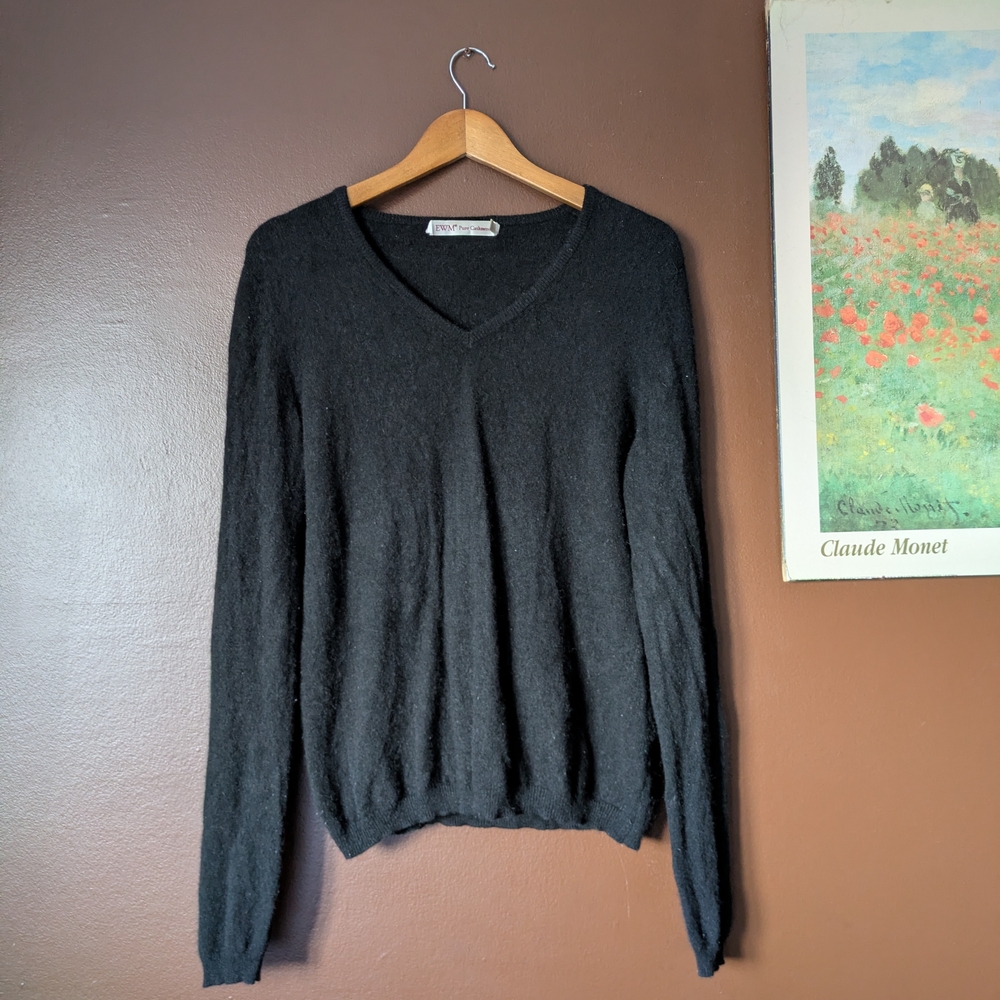 100% Cashmere Black V-Neck Sweater